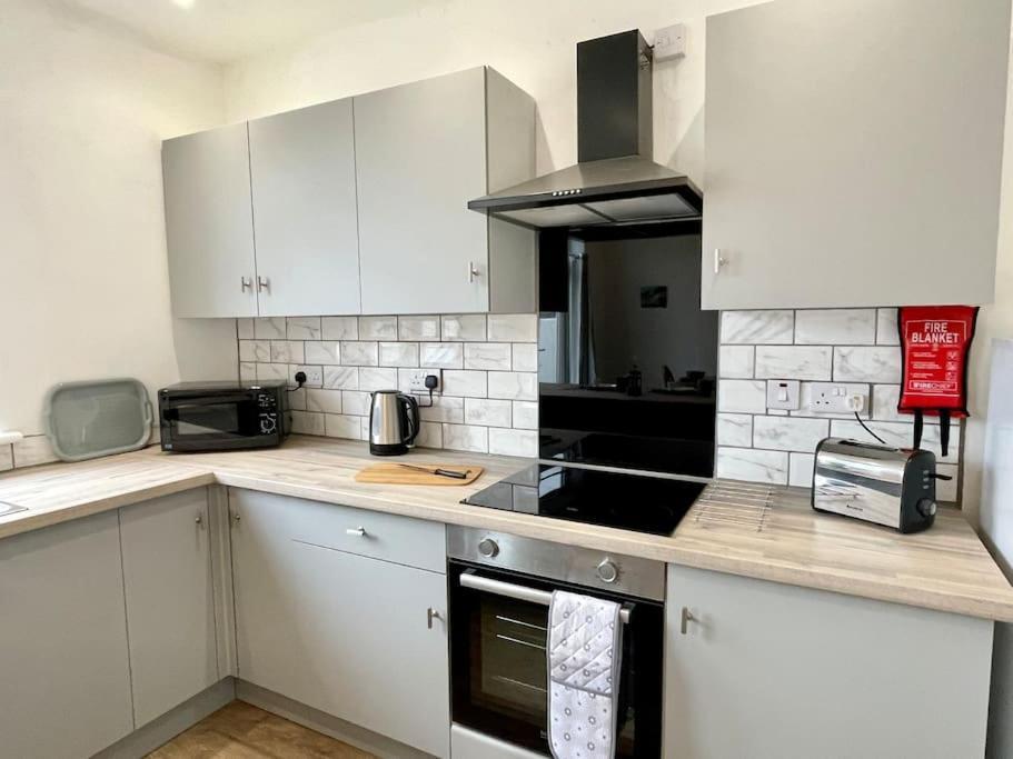 Portsmouth 3 Bedroom Getaway, Sleeps 6 Екстер'єр фото