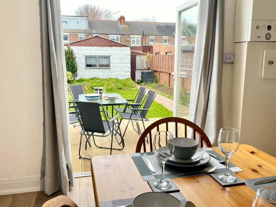 Portsmouth 3 Bedroom Getaway, Sleeps 6 Екстер'єр фото