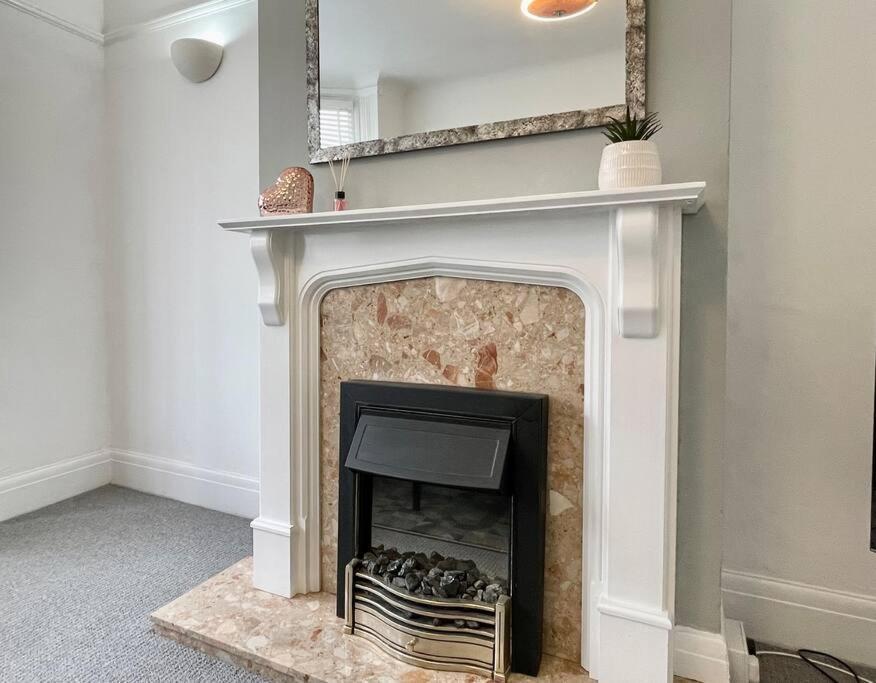 Portsmouth 3 Bedroom Getaway, Sleeps 6 Екстер'єр фото