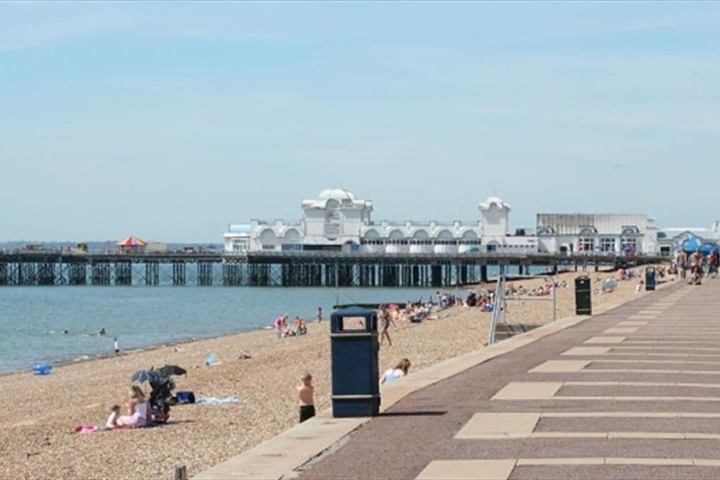 Portsmouth 3 Bedroom Getaway, Sleeps 6 Екстер'єр фото