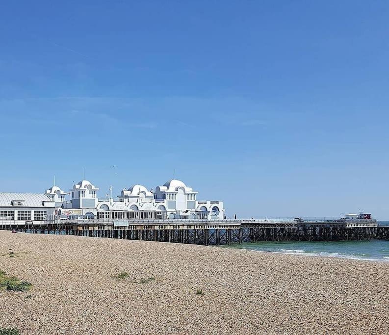 Portsmouth 3 Bedroom Getaway, Sleeps 6 Екстер'єр фото
