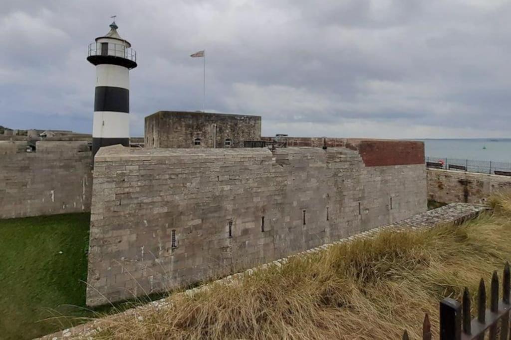 Portsmouth 3 Bedroom Getaway, Sleeps 6 Екстер'єр фото