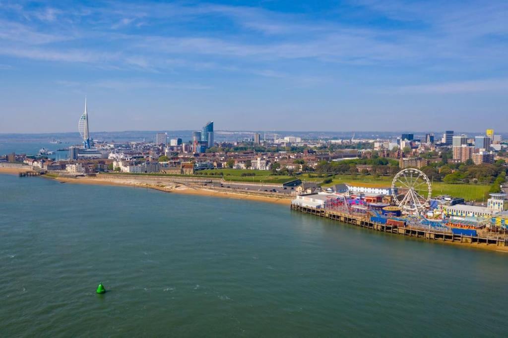 Portsmouth 3 Bedroom Getaway, Sleeps 6 Екстер'єр фото